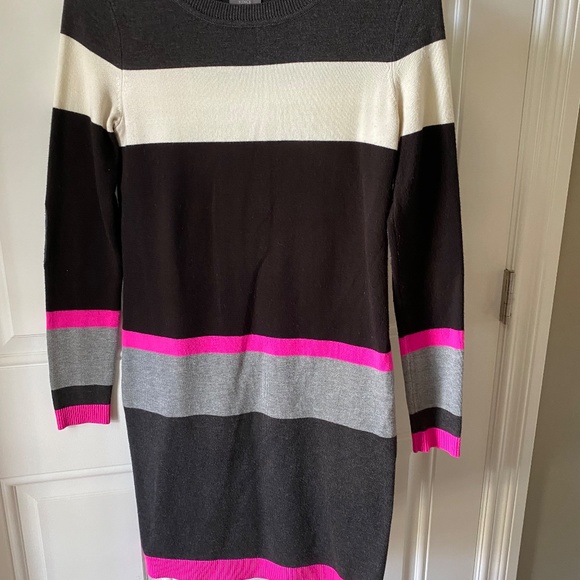 Boutique purchased sweater dress - Picture 7 of 7